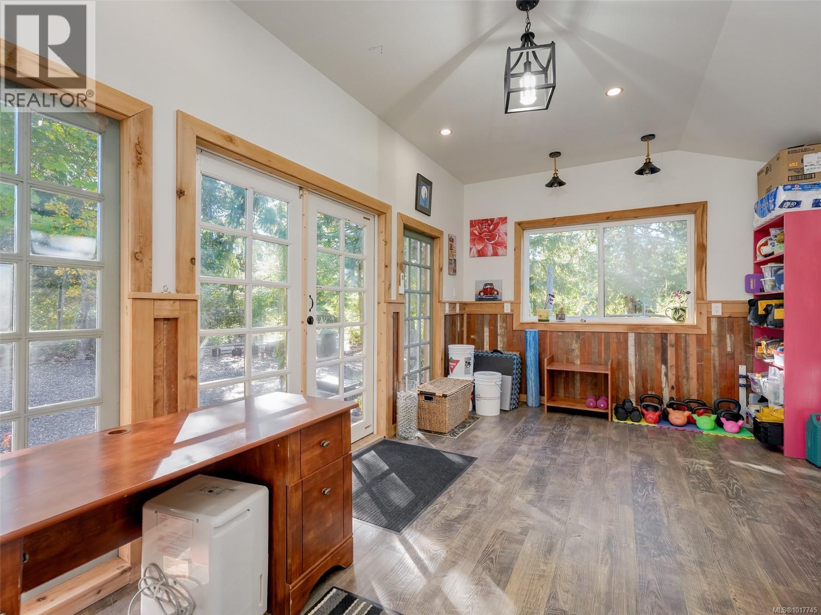 5530 Riverbottom Rd, Duncan