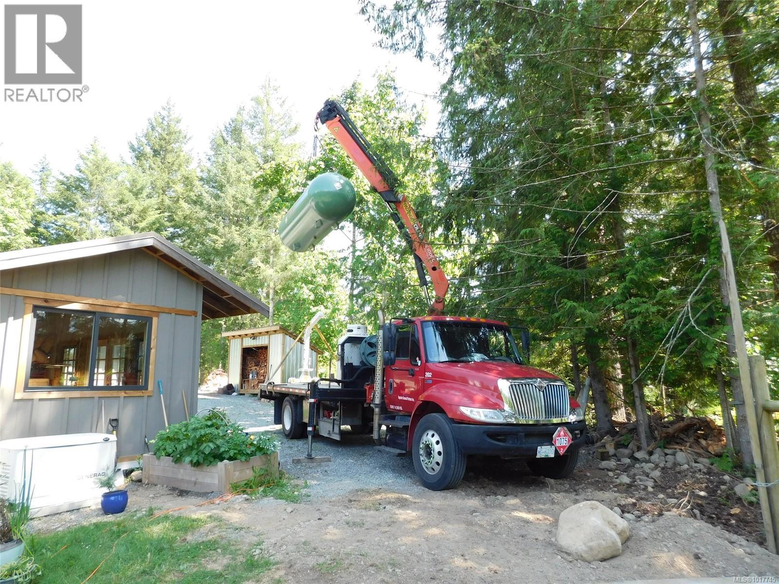 5530 Riverbottom Rd, Duncan