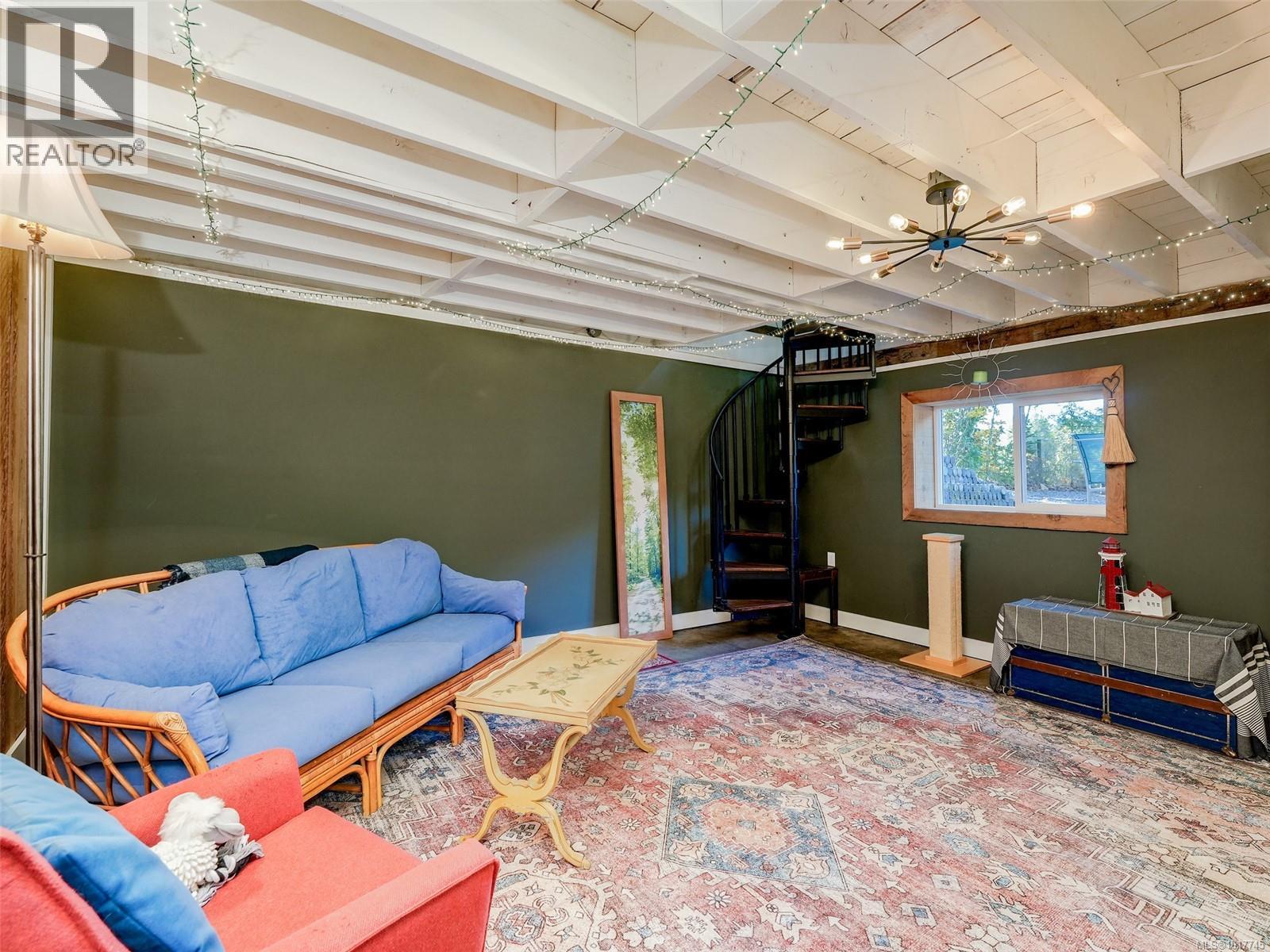 5530 Riverbottom Rd, Duncan