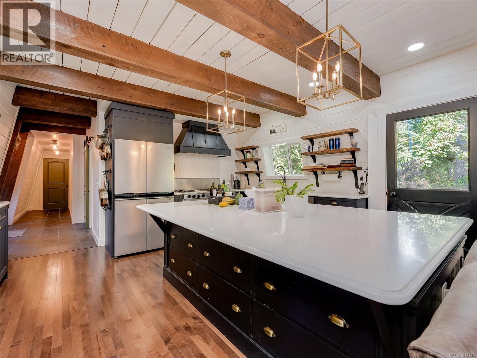 5530 Riverbottom Rd, Duncan