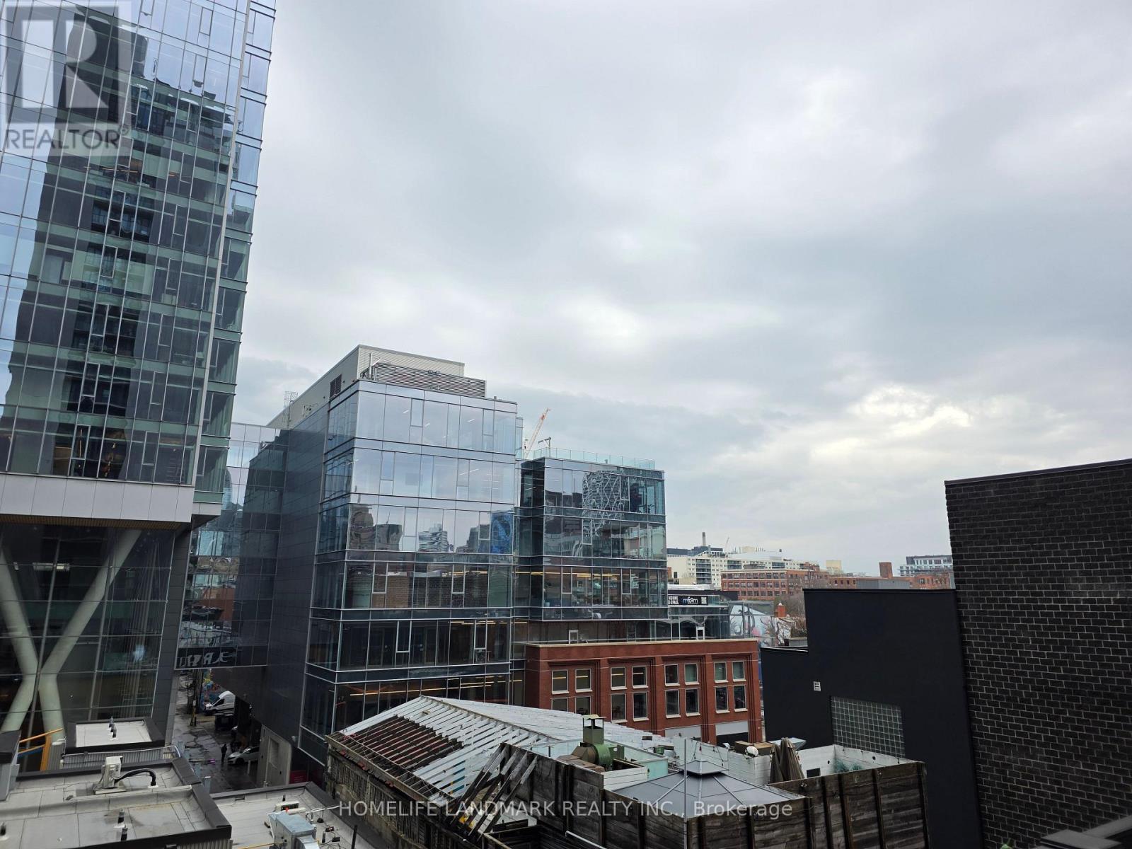 #605 330 RICHMOND STREET W - 12
