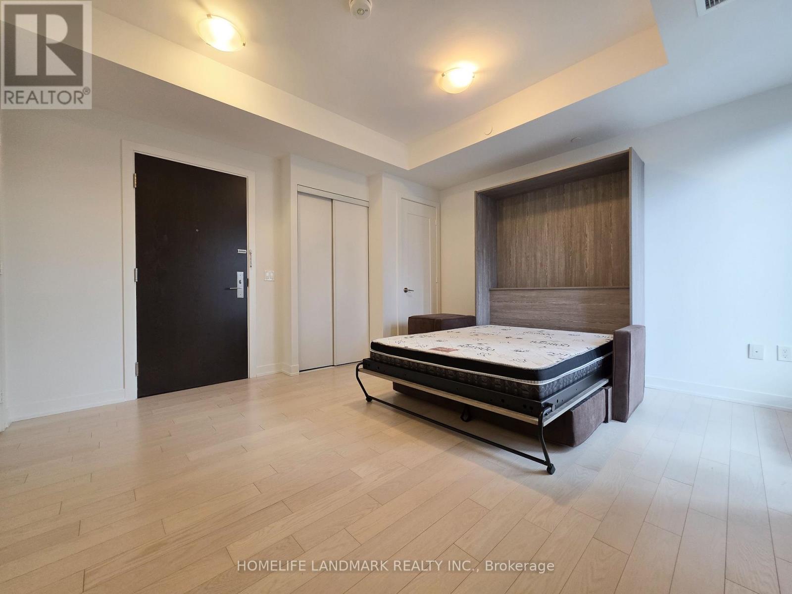 #605 330 RICHMOND STREET W - 16