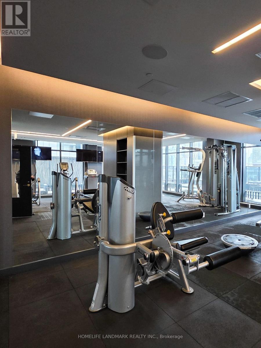 #605 330 RICHMOND STREET W - 23