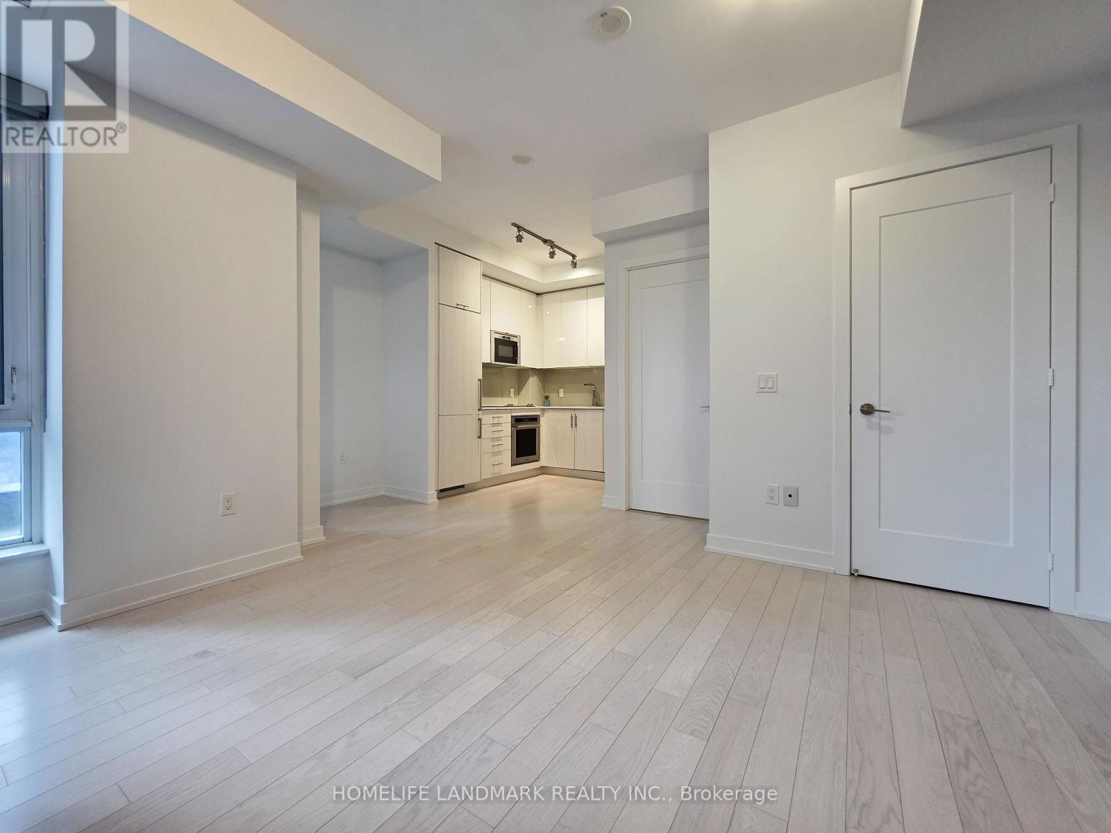 #605 330 RICHMOND STREET W - 4