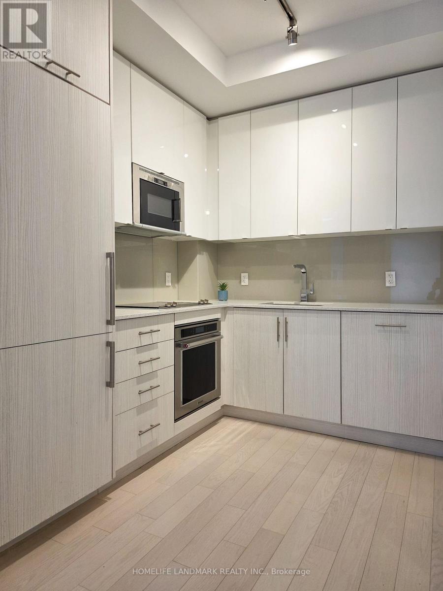 #605 330 RICHMOND STREET W - 6