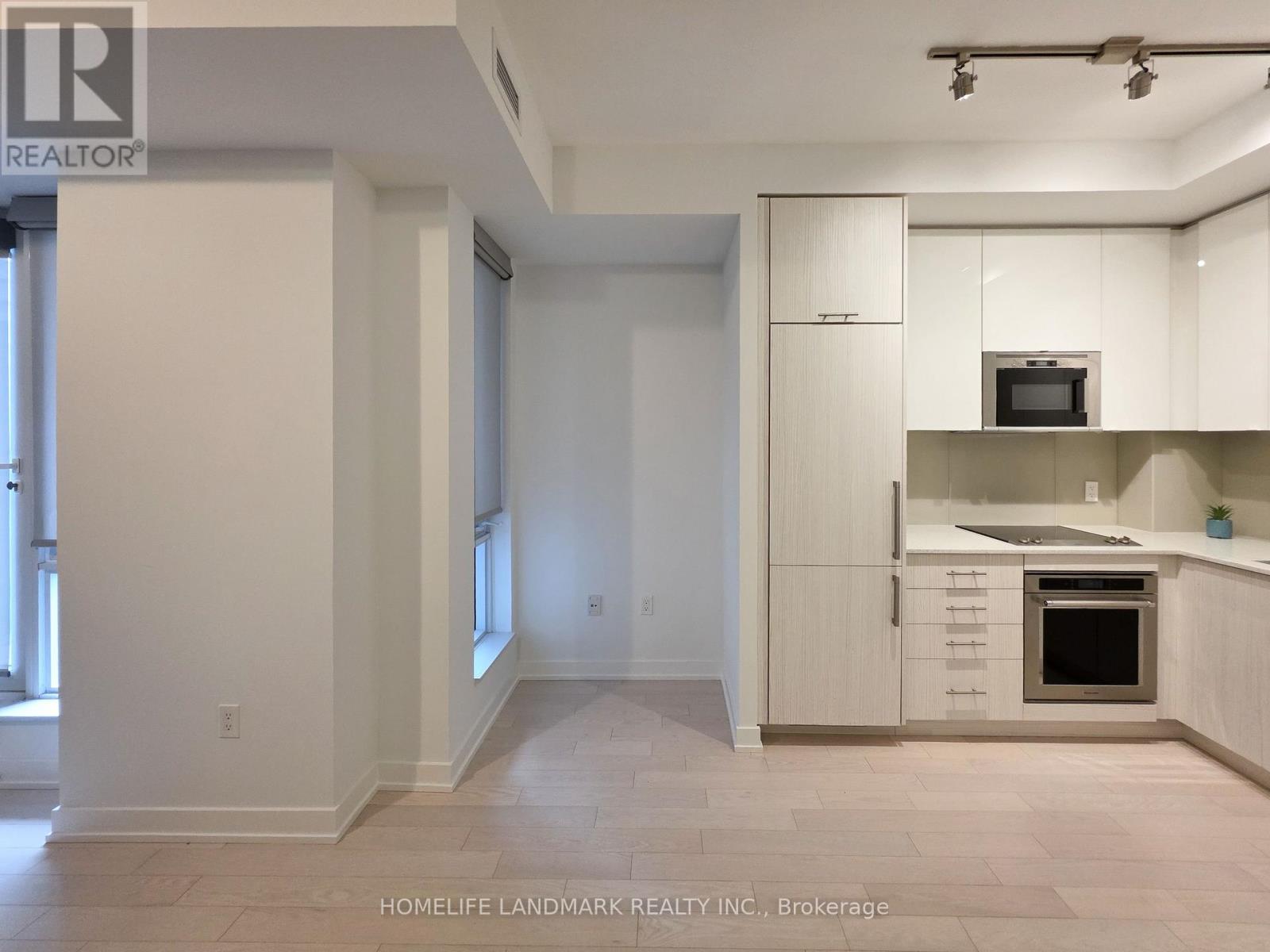 #605 330 RICHMOND STREET W - 8