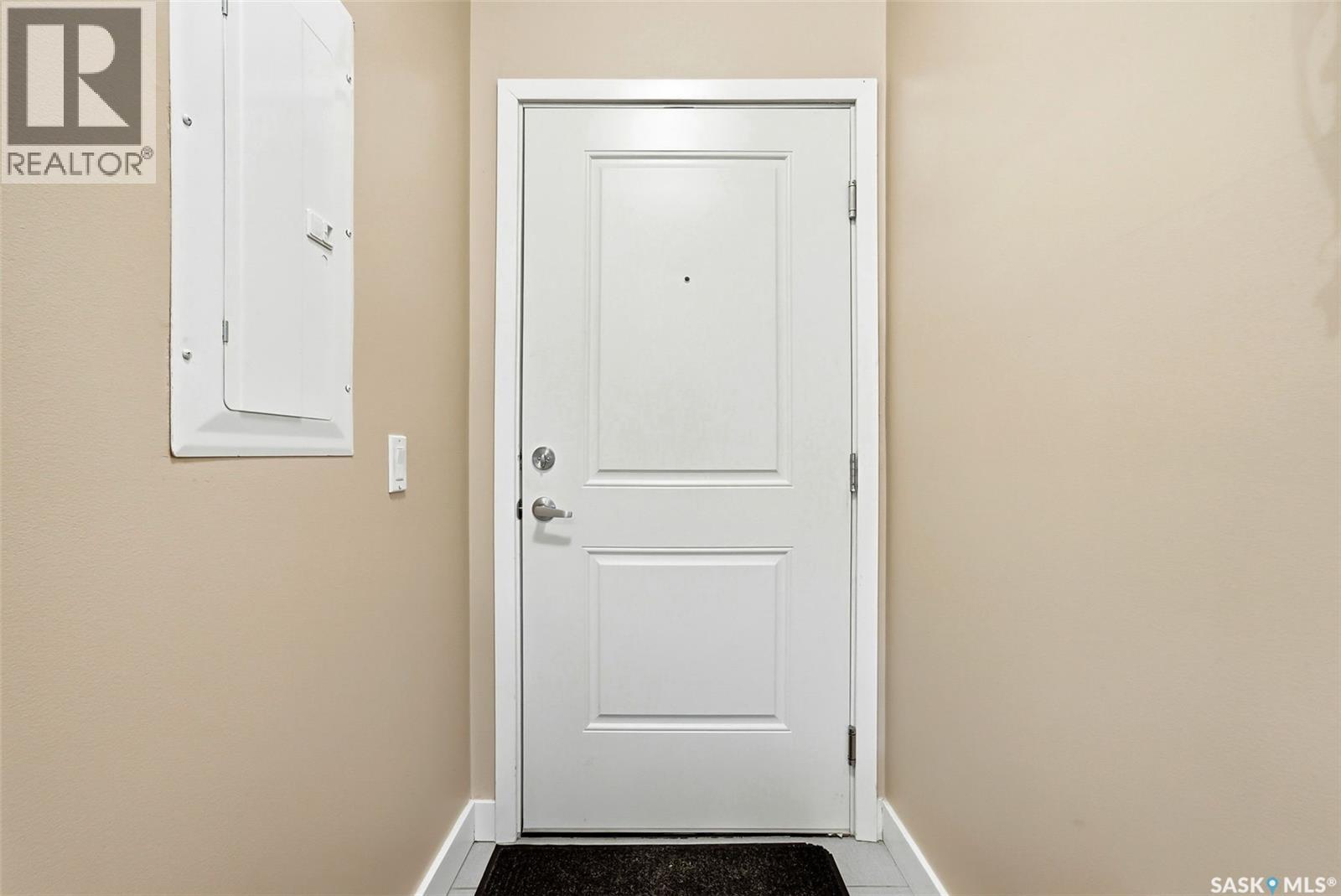 #301 2255 Angus STREET - 3