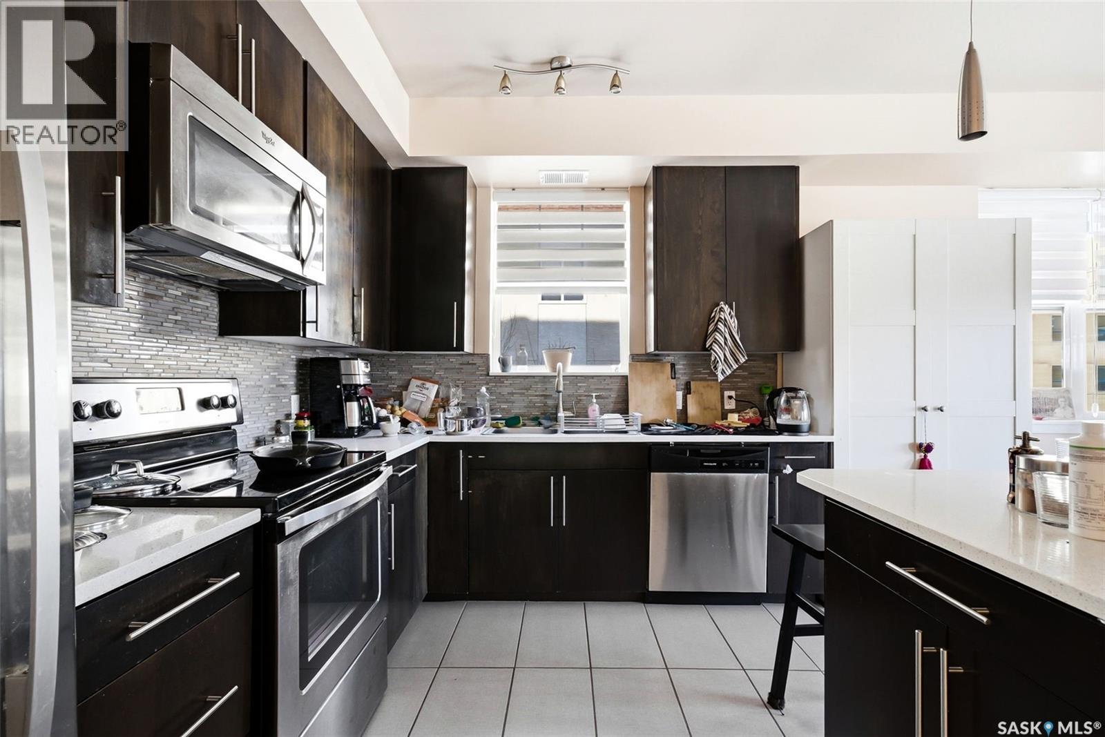 #301 2255 Angus STREET - 8