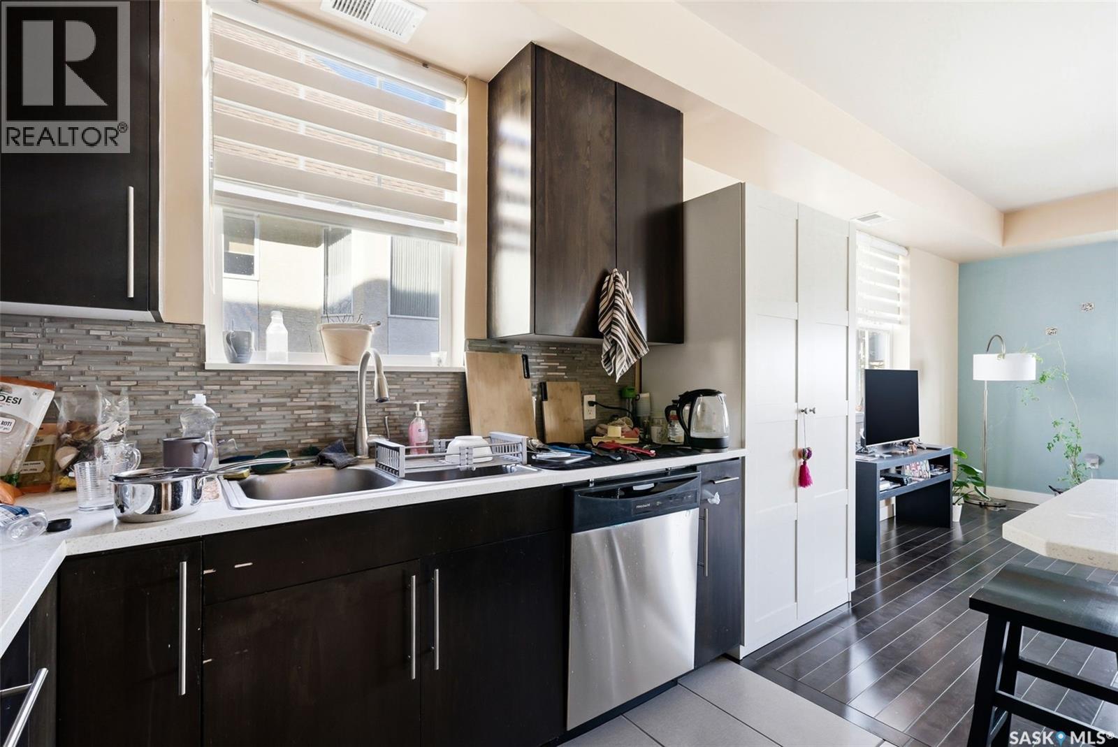 #301 2255 Angus STREET - 9