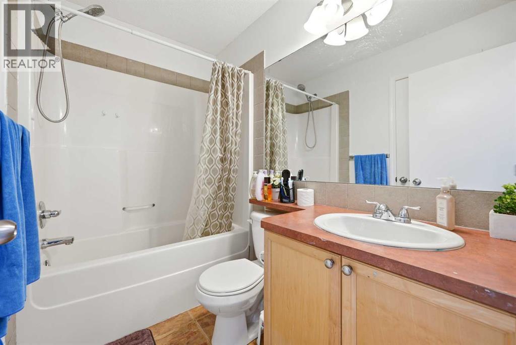 Single Family House for Sale in  New Brighton Green SE New Brighton Calgary 