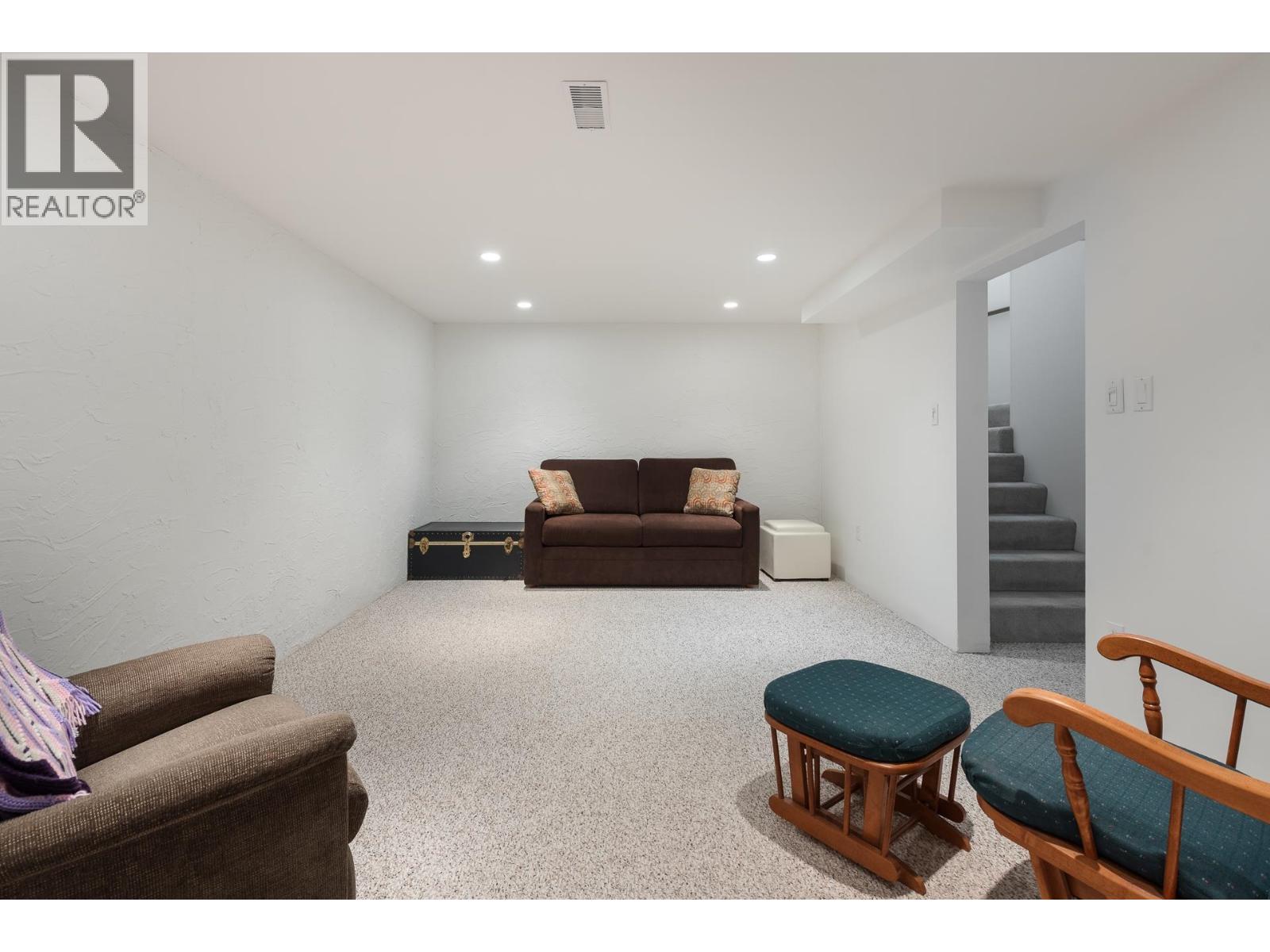 4603 HOSKINS ROAD, North Vancouver