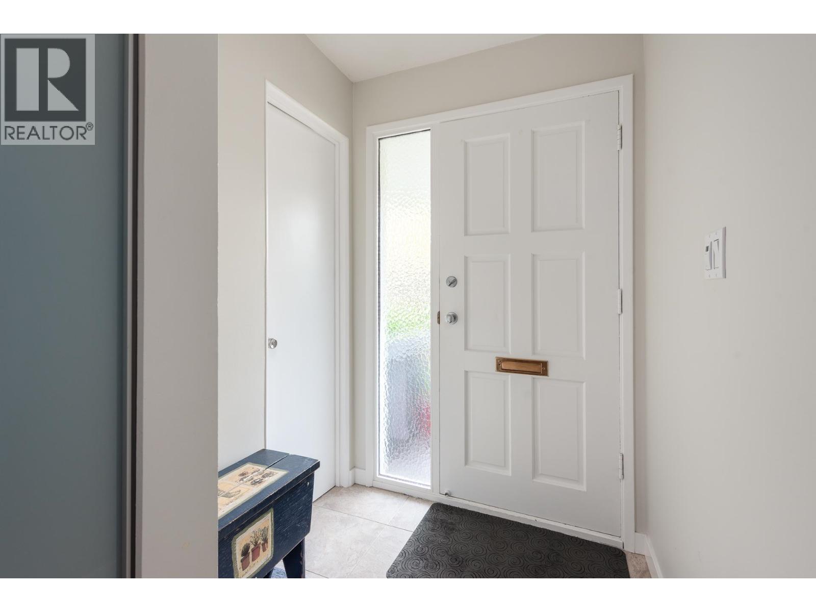 4603 HOSKINS ROAD, North Vancouver