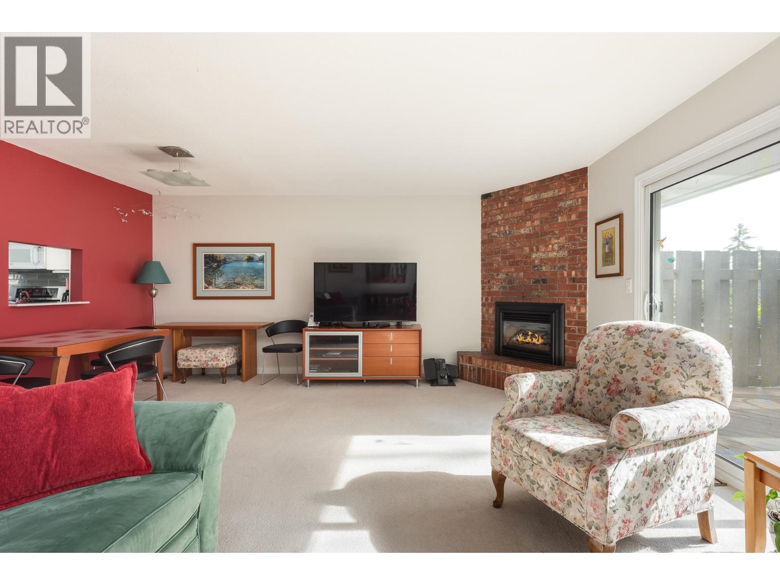 4603 HOSKINS ROAD, North Vancouver