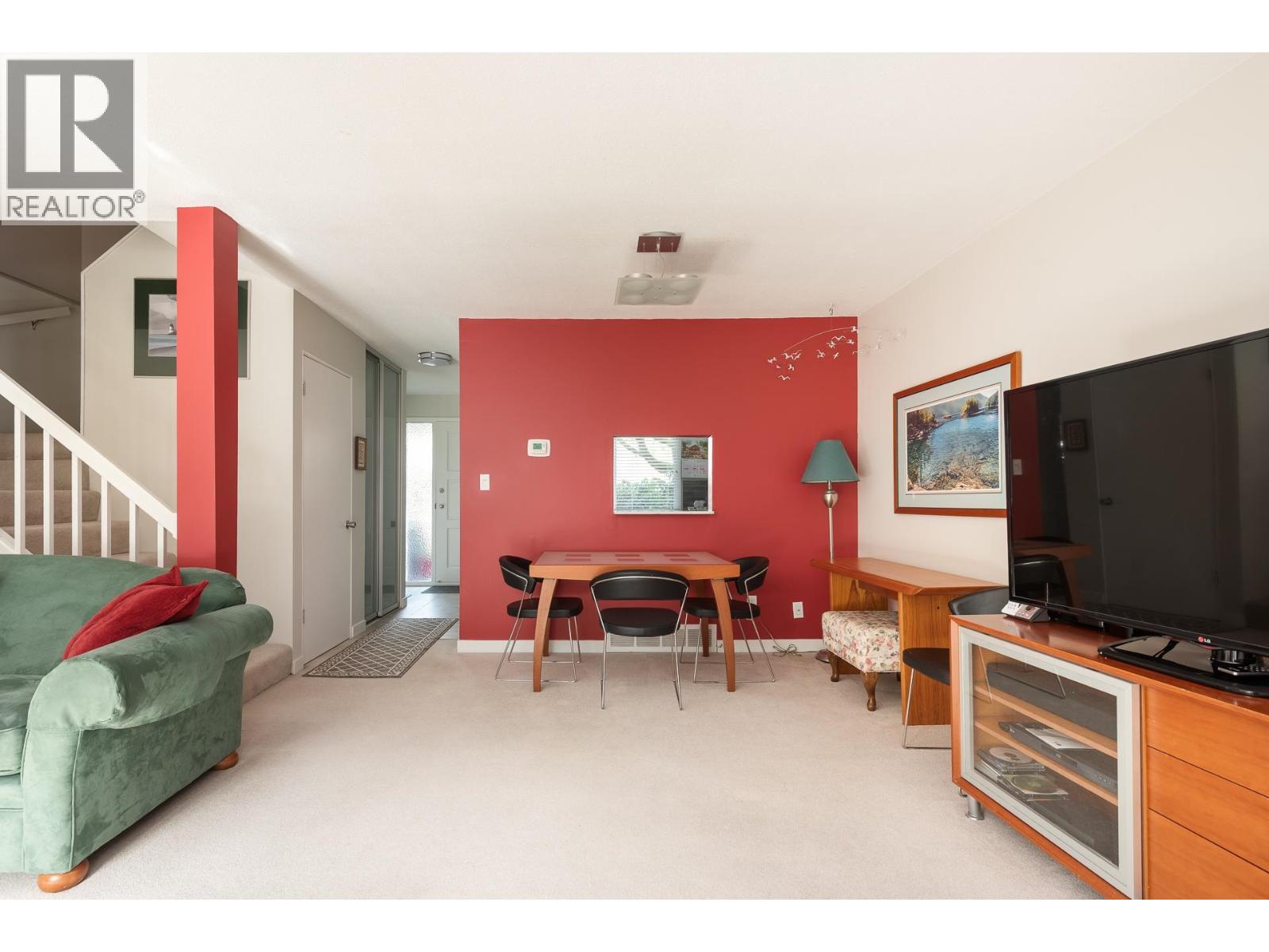 4603 HOSKINS ROAD, North Vancouver