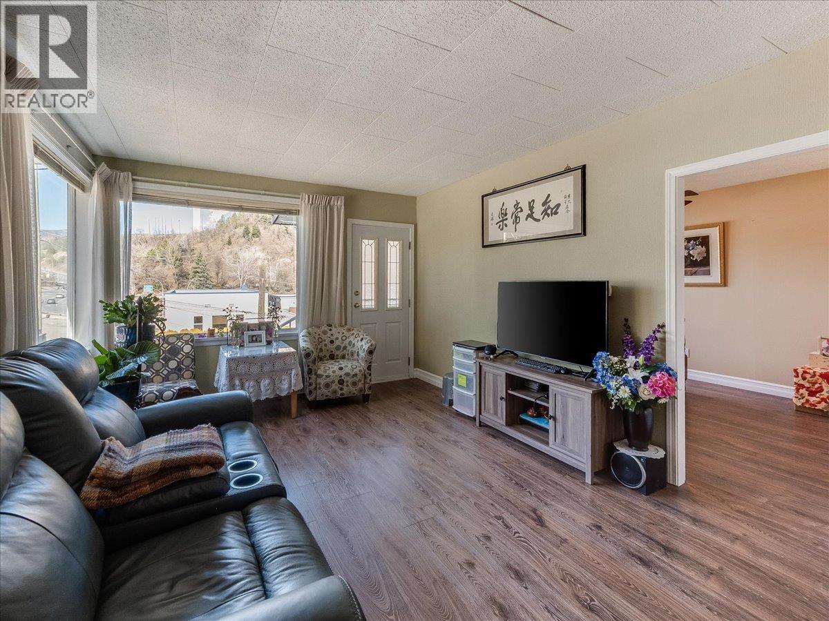 608 VICTORIA Street, Trail