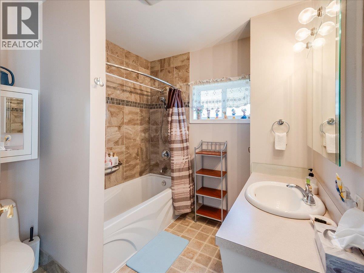 608 VICTORIA Street, Trail