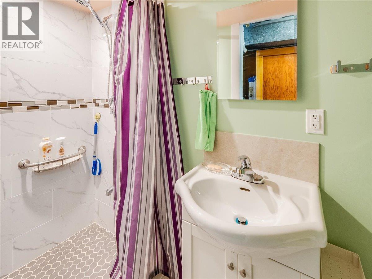 608 VICTORIA Street, Trail