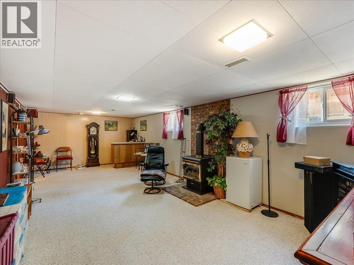 608 VICTORIA Street, Trail