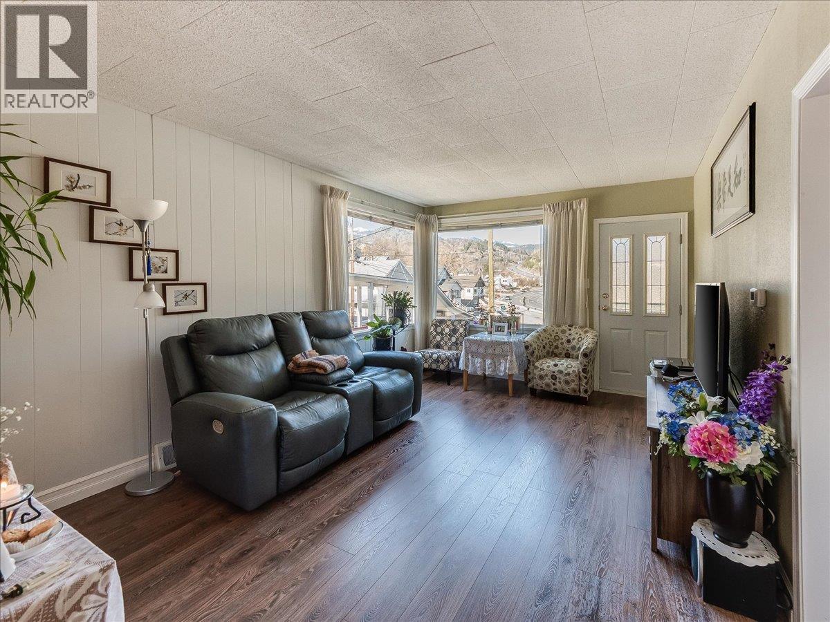 608 VICTORIA Street, Trail