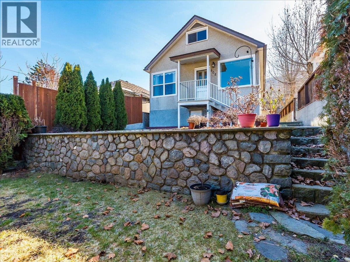 608 VICTORIA Street, Trail