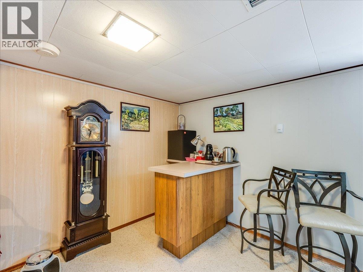 608 VICTORIA Street, Trail