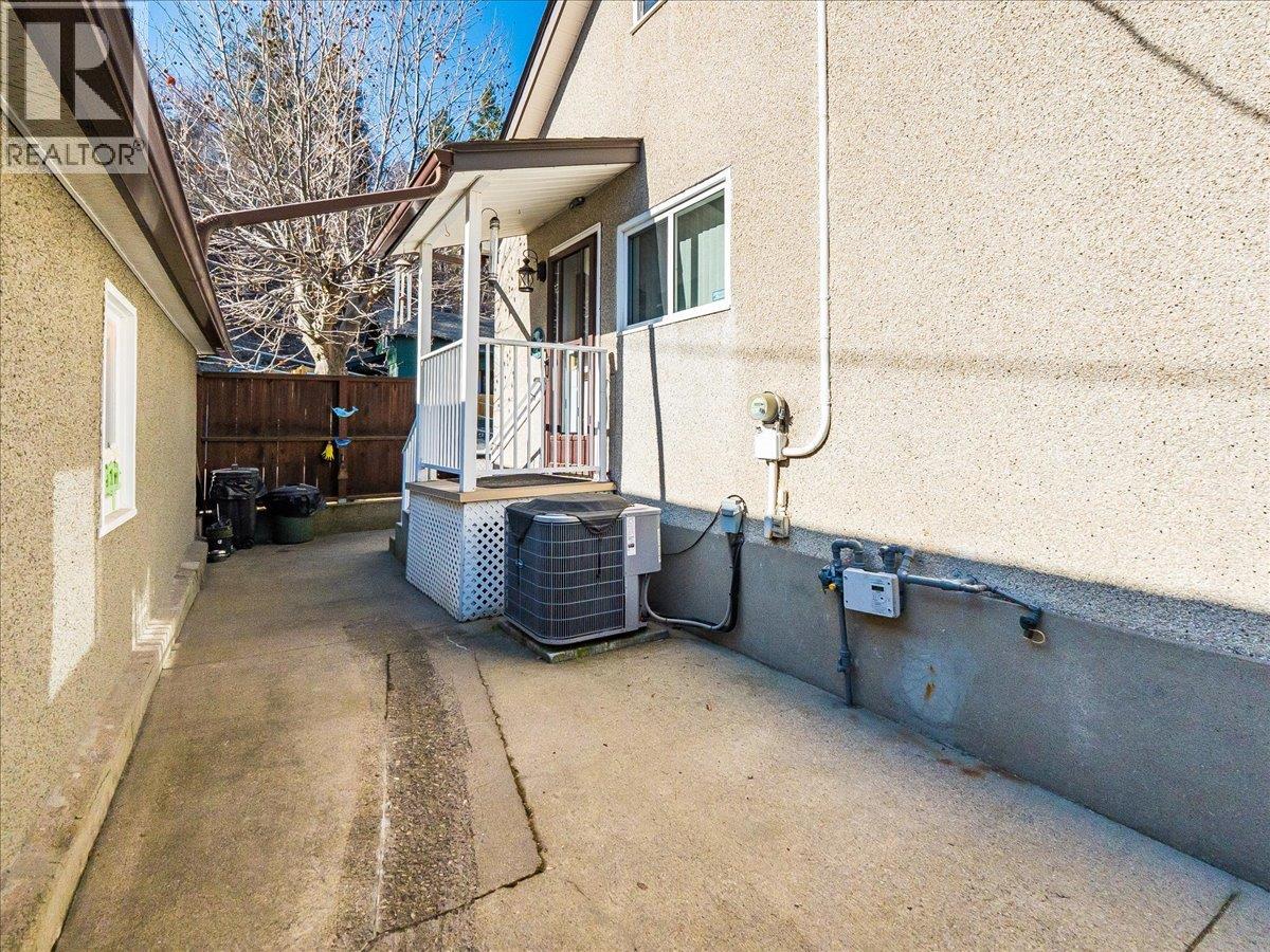 608 VICTORIA Street, Trail