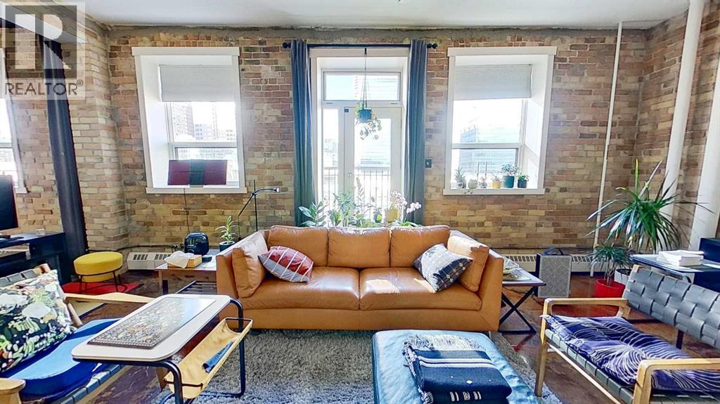 Single Family House Loft for Sale in    Avenue SW Beltline Calgary 