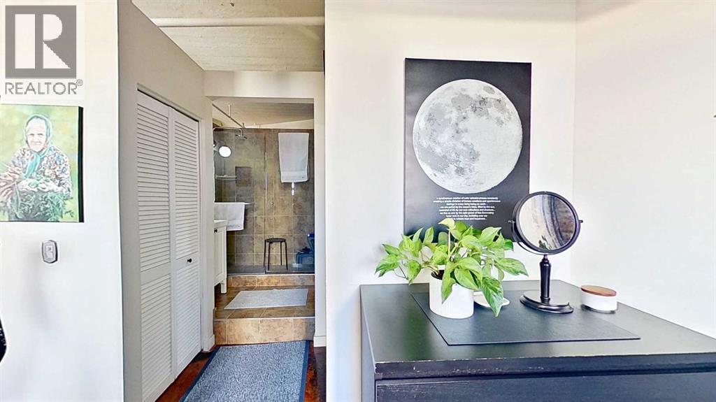 Single Family House Loft for Sale in    Avenue SW Beltline Calgary 