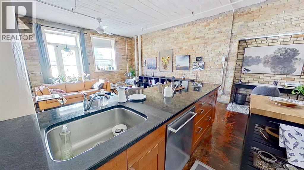 Single Family House Loft for Sale in    Avenue SW Beltline Calgary 