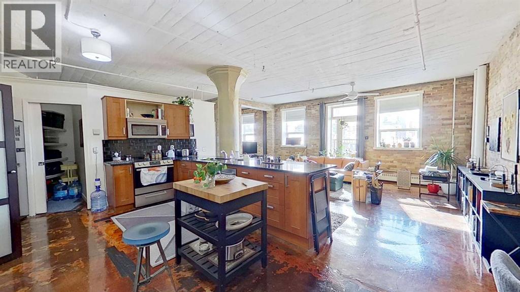 Single Family House Loft for Sale in    Avenue SW Beltline Calgary 