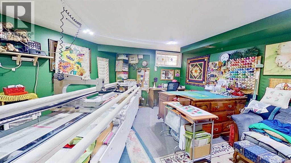 Single Family House for Sale in  Westmount Road NW West Hillhurst Calgary 