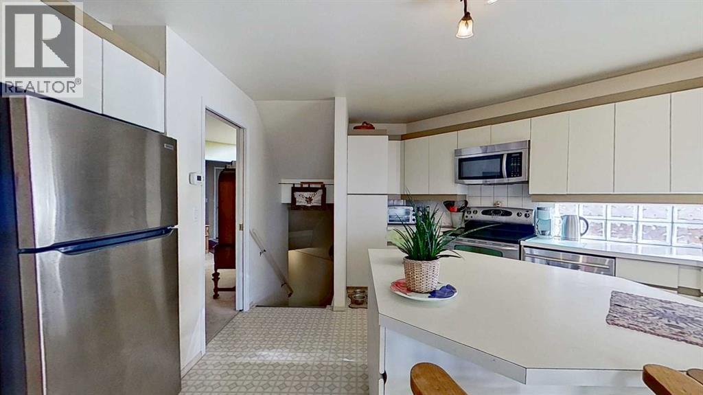 Single Family House for Sale in  Westmount Road NW West Hillhurst Calgary 