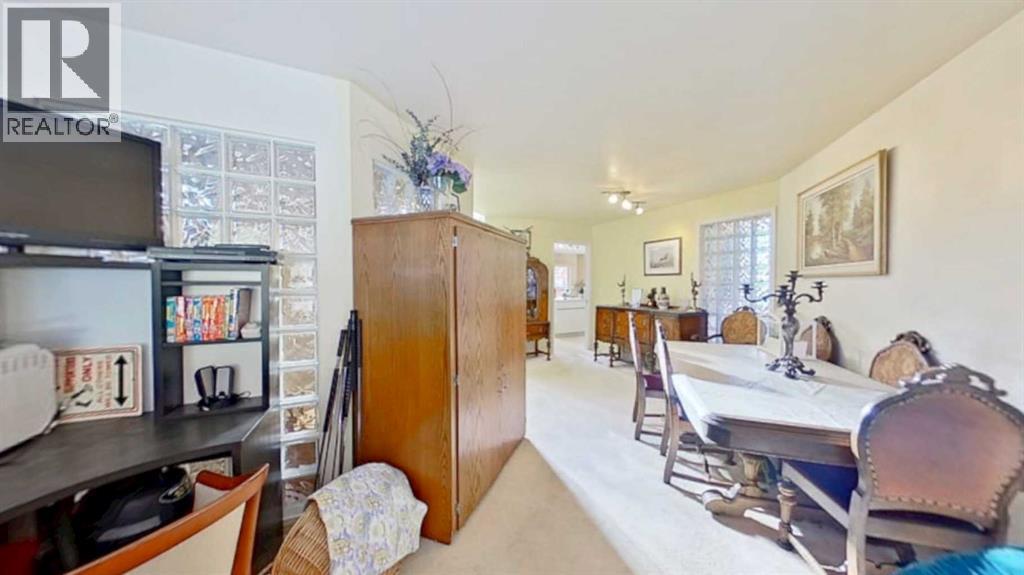 Single Family House for Sale in  Westmount Road NW West Hillhurst Calgary 