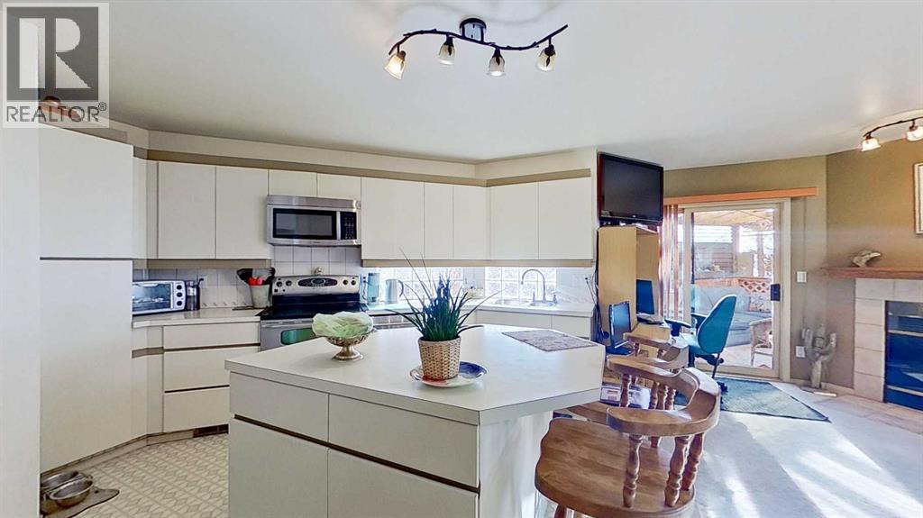 Single Family House for Sale in  Westmount Road NW West Hillhurst Calgary 