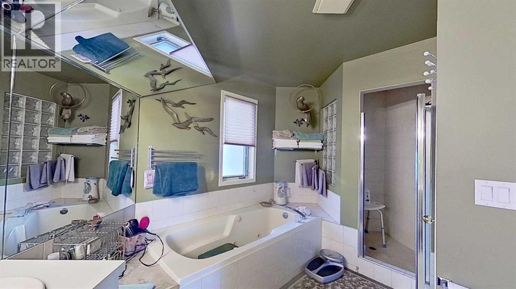 Single Family House for Sale in  Westmount Road NW West Hillhurst Calgary 