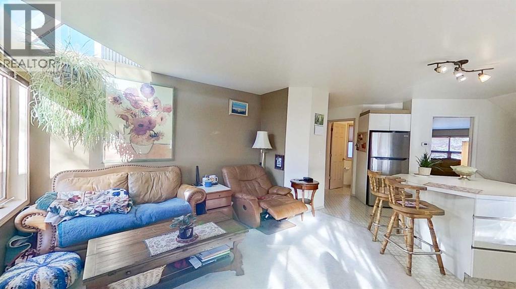 Single Family House for Sale in  Westmount Road NW West Hillhurst Calgary 