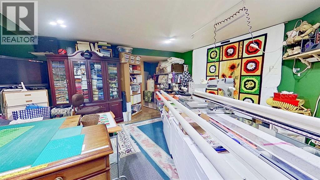 Single Family House for Sale in  Westmount Road NW West Hillhurst Calgary 