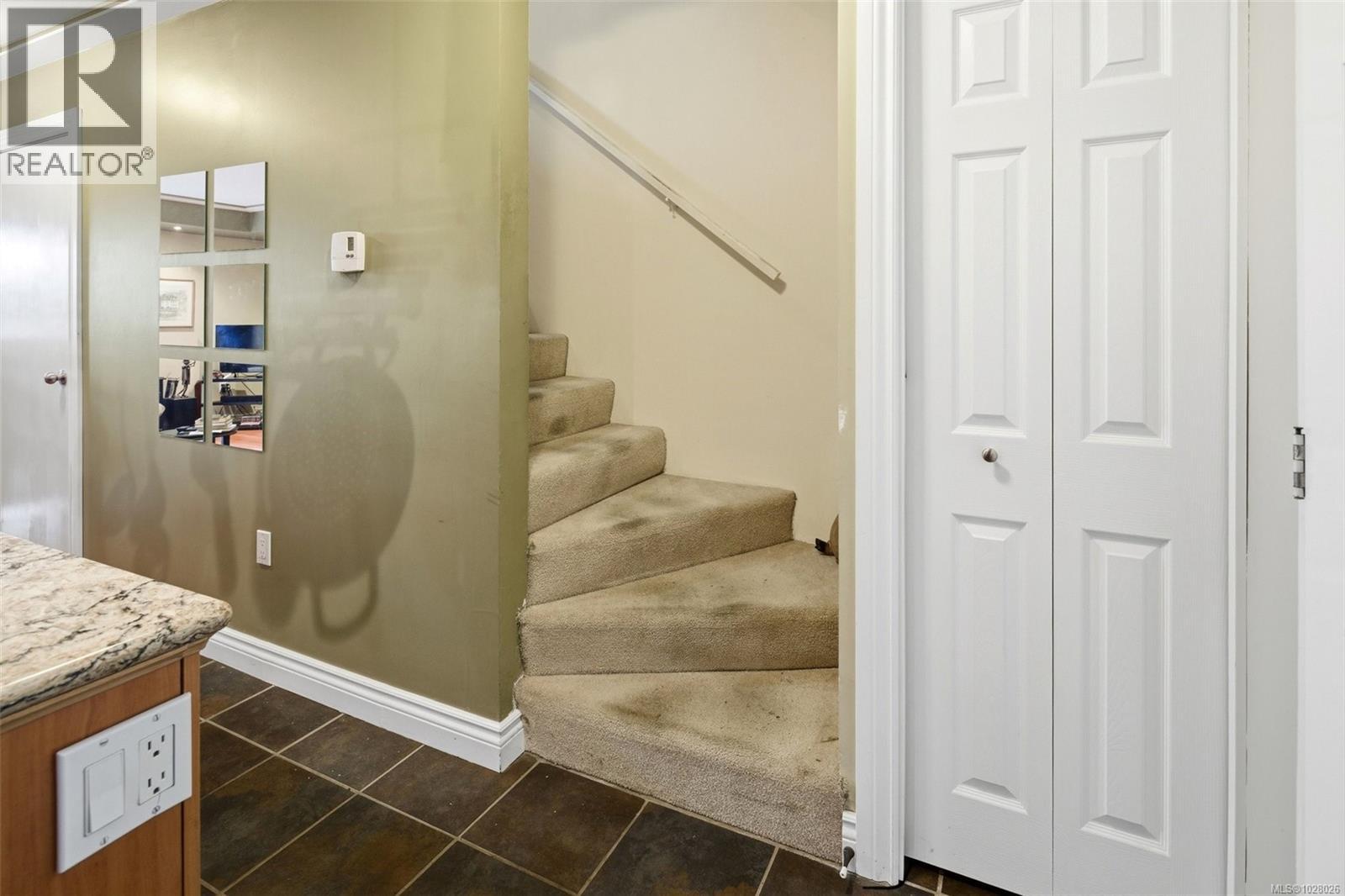 #207 991 Cloverdale Ave - 20