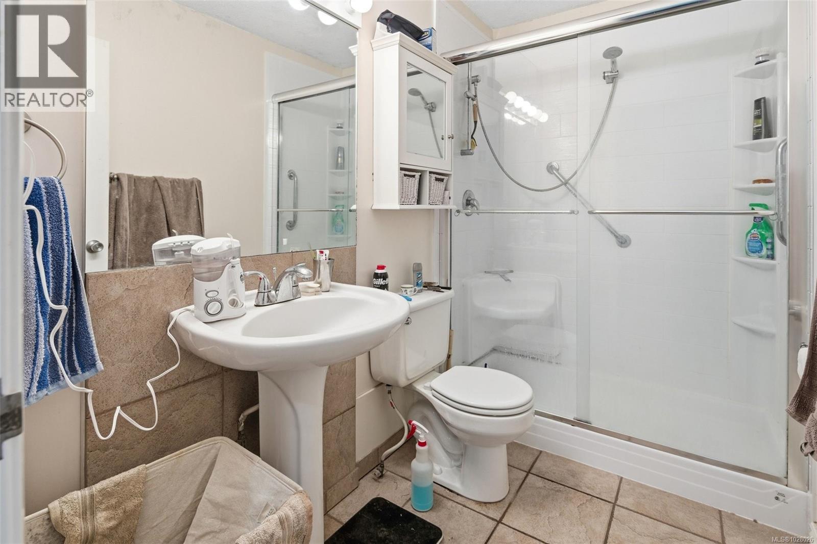 #207 991 Cloverdale Ave - 22