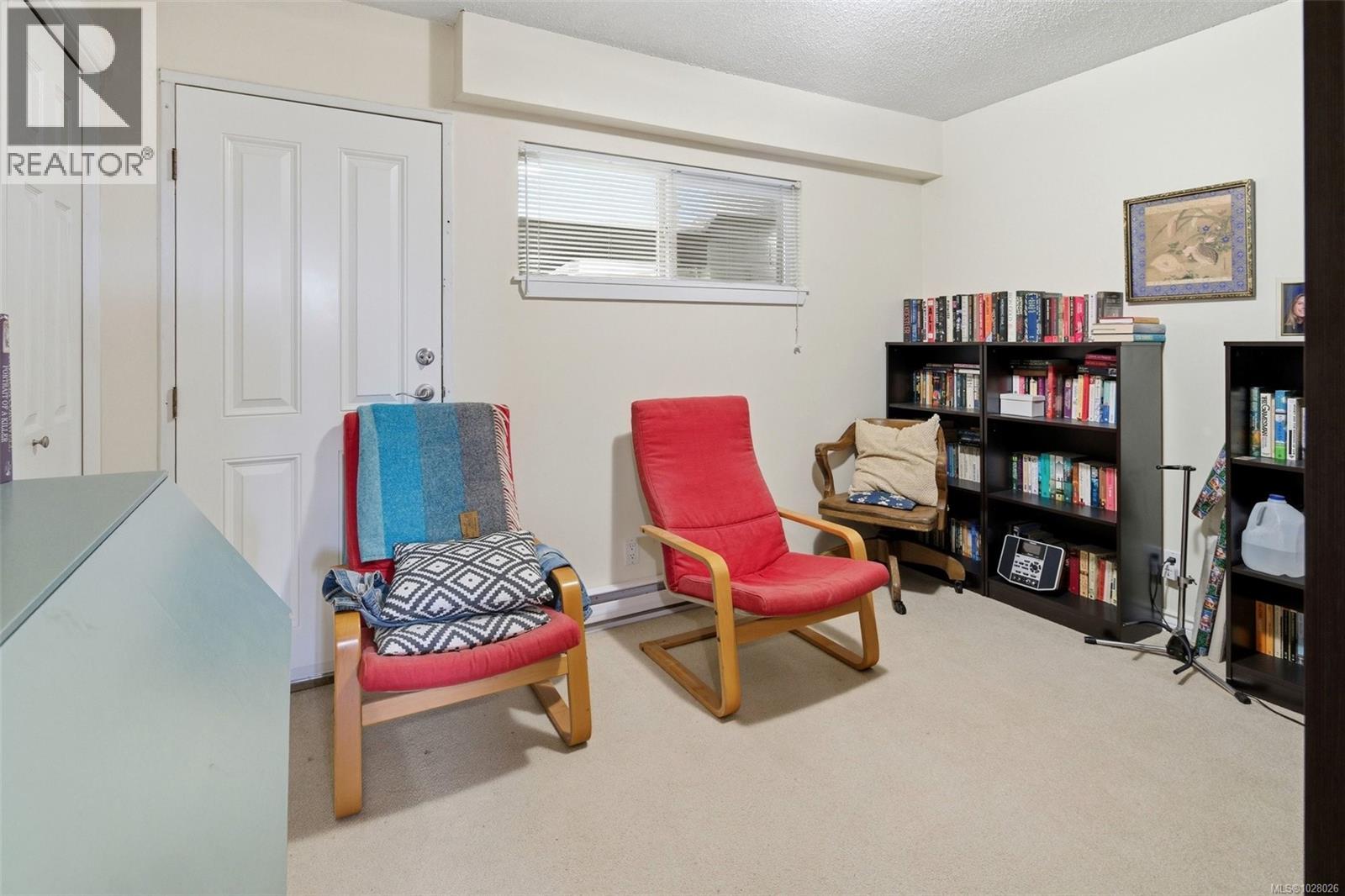 #207 991 Cloverdale Ave - 23