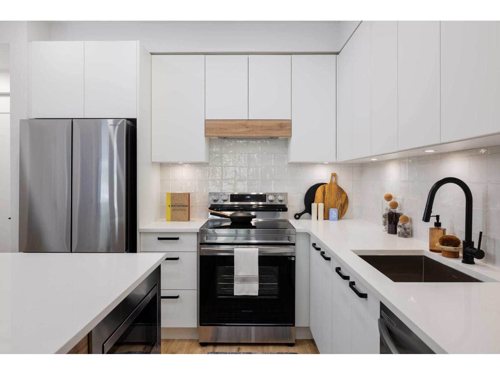 102 33920 BEST AVENUE, Mission