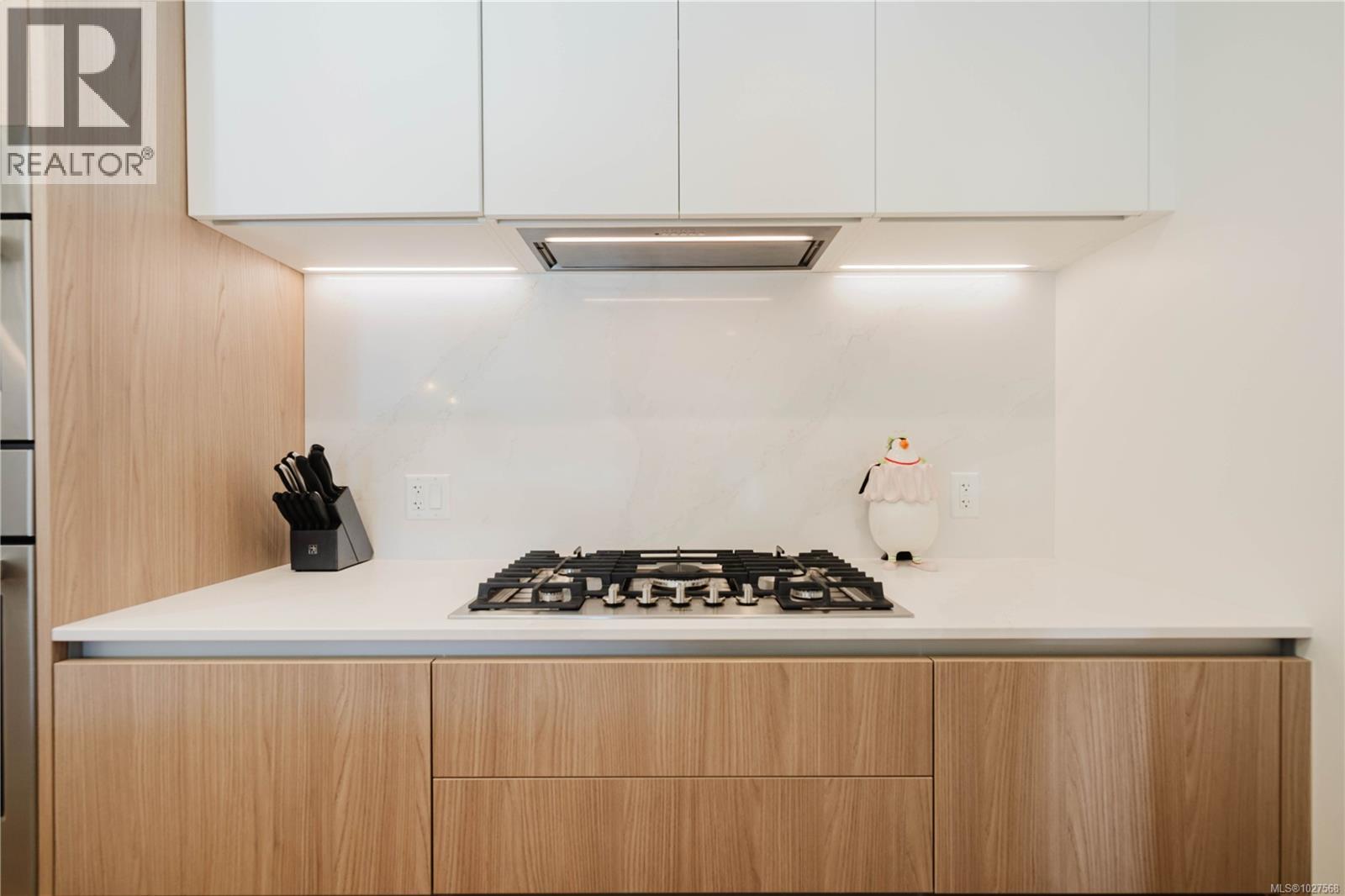 705 2000 Hannington Road, Langford