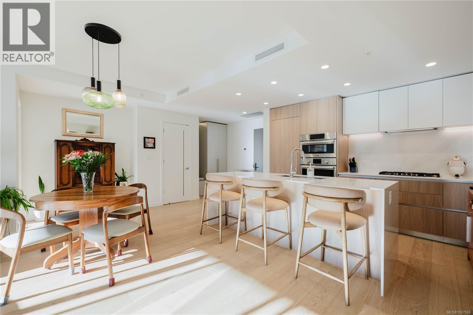 705 2000 Hannington Road, Langford