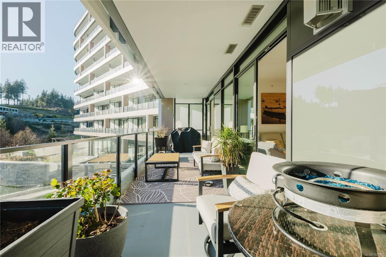 705 2000 Hannington Road, Langford