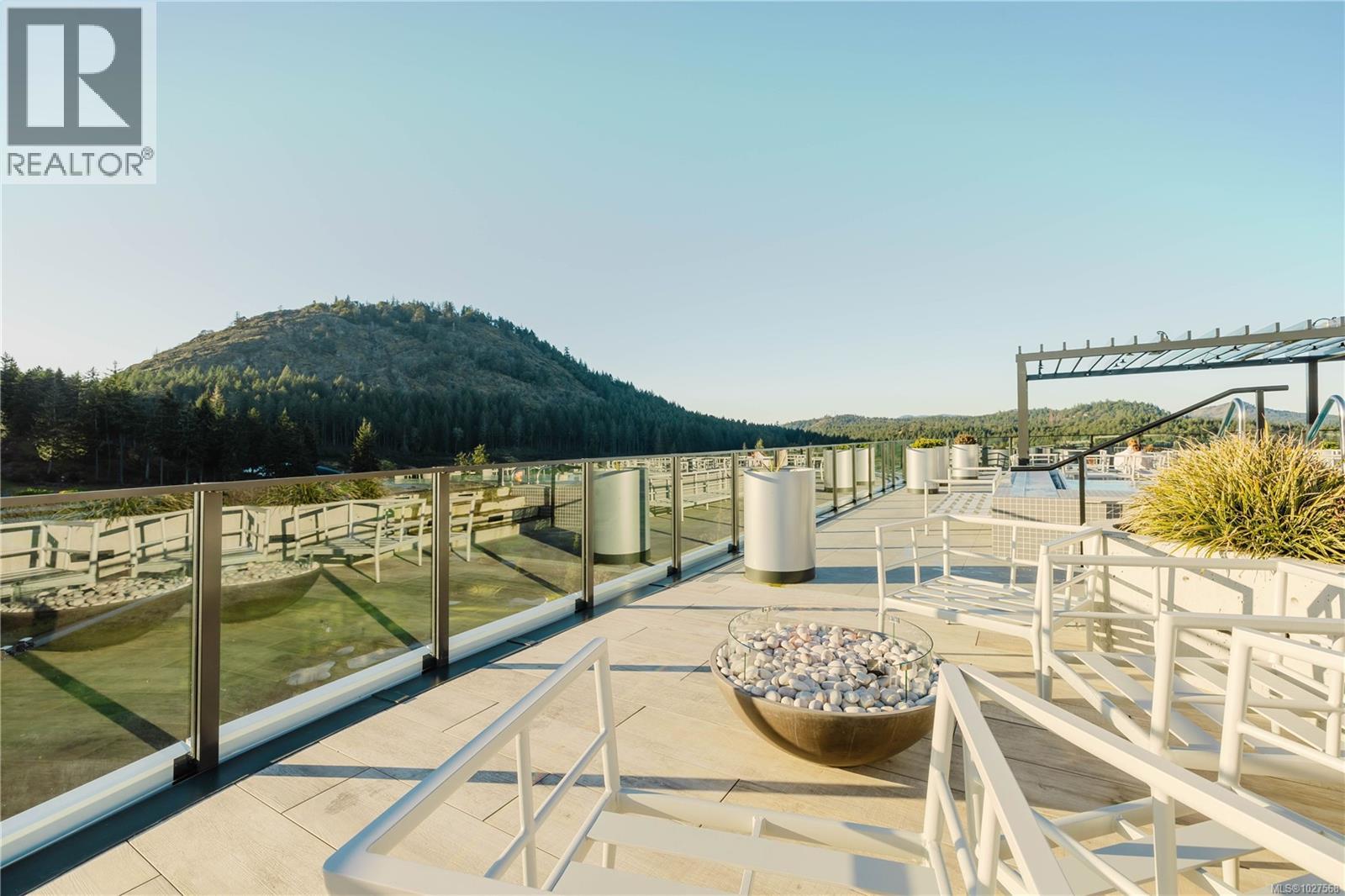 705 2000 Hannington Road, Langford