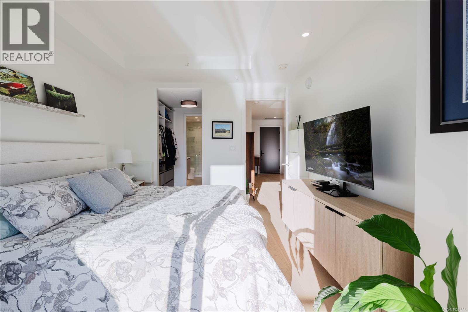 705 2000 Hannington Road, Langford