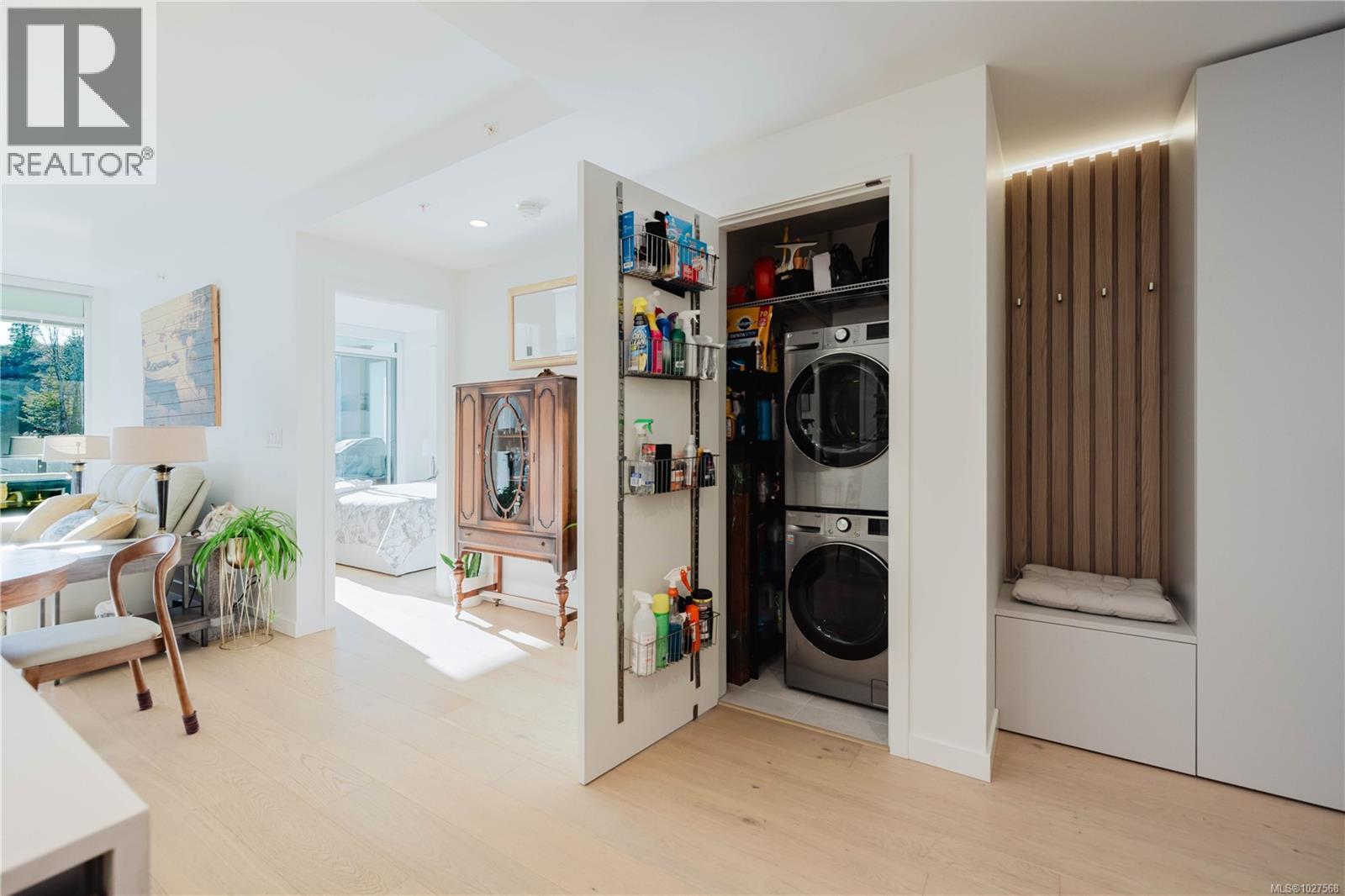 705 2000 Hannington Road, Langford