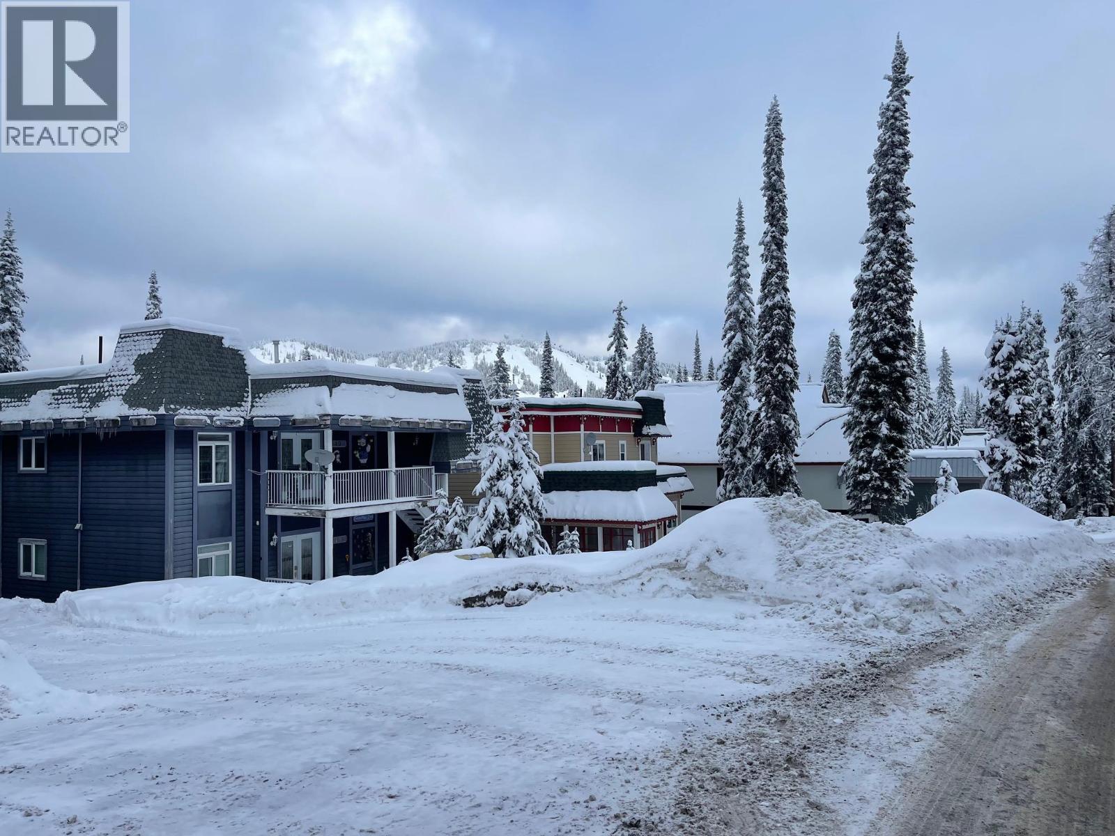  555 Monashee Road, Silver Star