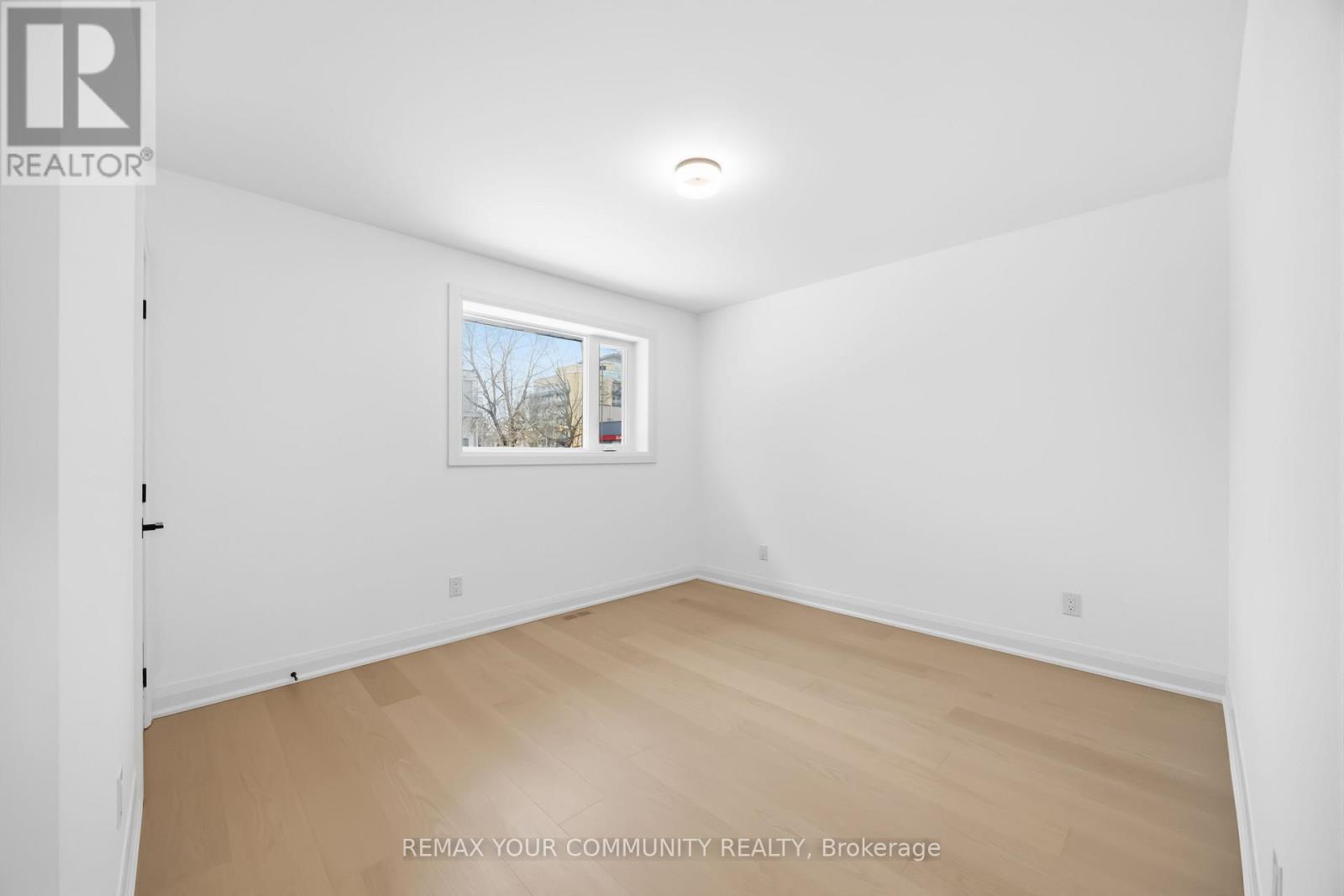 55 COCKSFIELD AVENUE - 25
