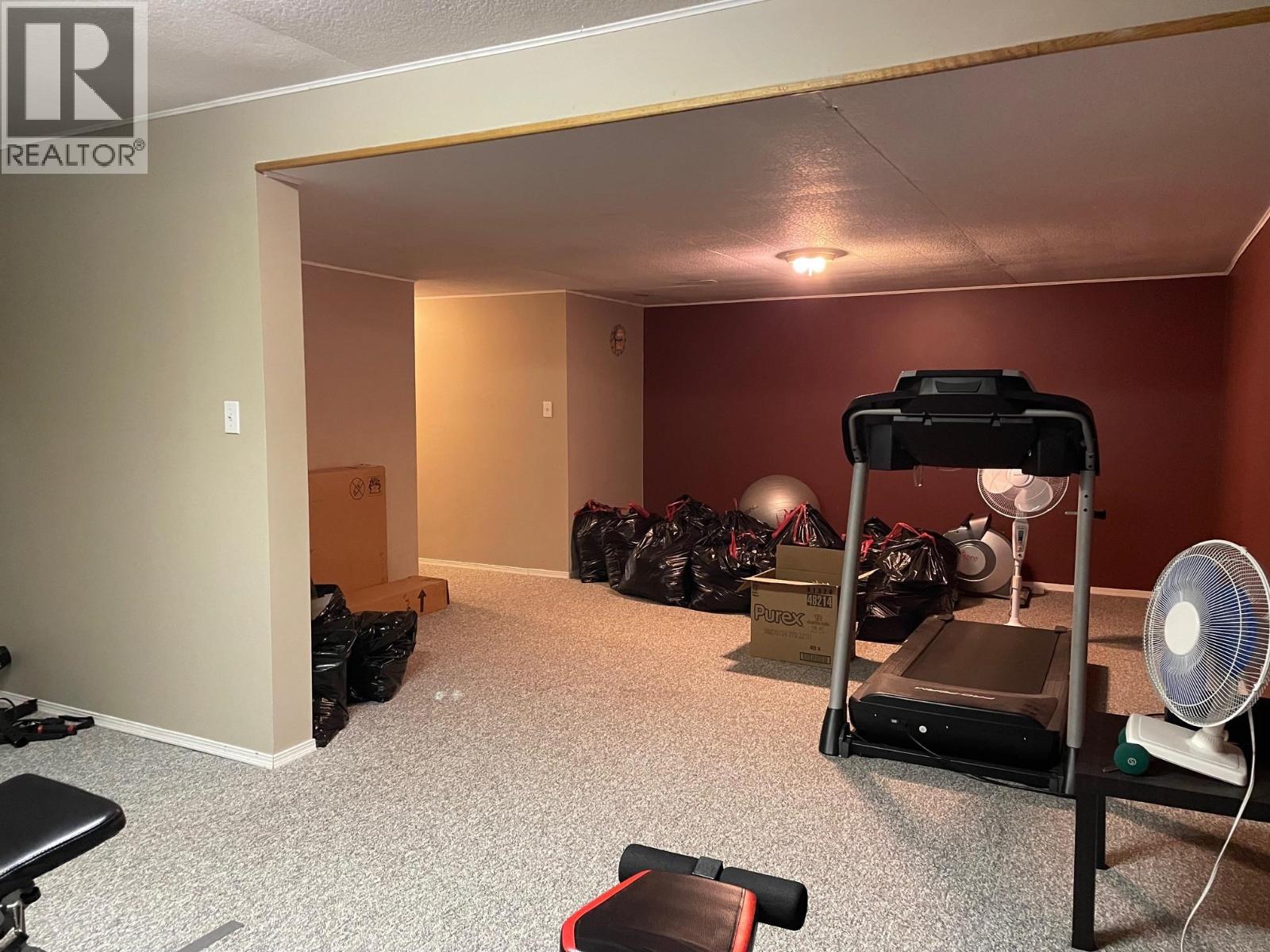 5548 MINNAKER CRESCENT, Fort Nelson